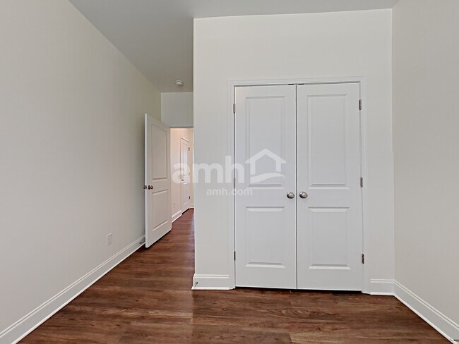 Building Photo - 161 Twin River Dr