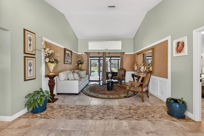 Building Photo - 168 Thornton Dr