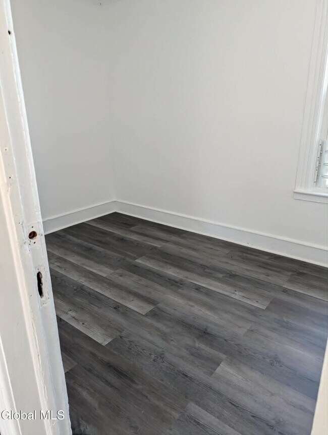 Building Photo - 120 Degraff St