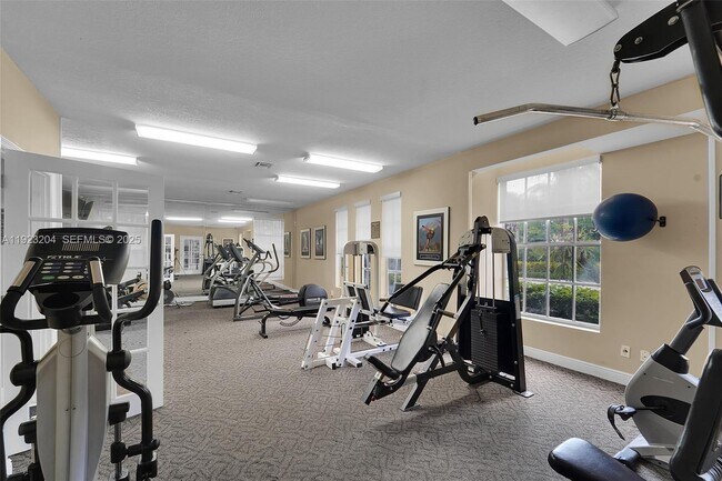 Building Photo - 1265 SW 46th Ave