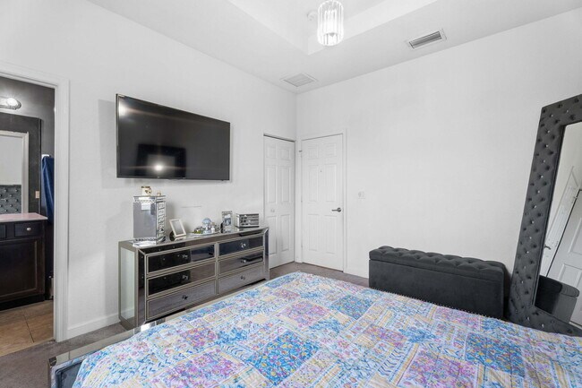 Building Photo - 5313 Ashley River Rd