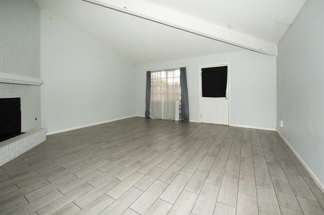 Building Photo - 7303 Grand Canyon Dr