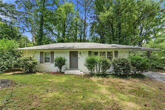 Building Photo - 581 Meadowbrook Dr SE