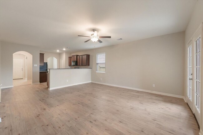 Building Photo - Beautiful Texas City Home in Seacrest Subdivsion