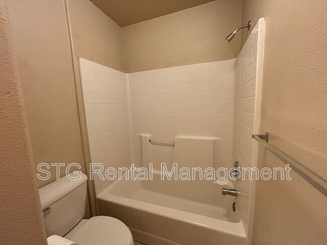Building Photo - 2642 E 750 N