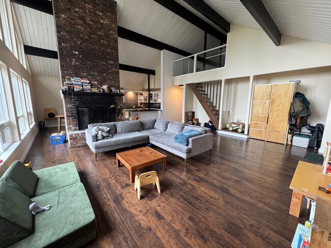 Building Photo - 10215 SW 116th St