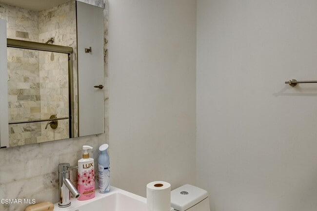 Building Photo - 4833 Dunman Ave