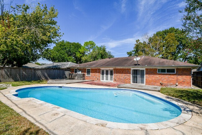 Building Photo - 5715 Ettrick Dr