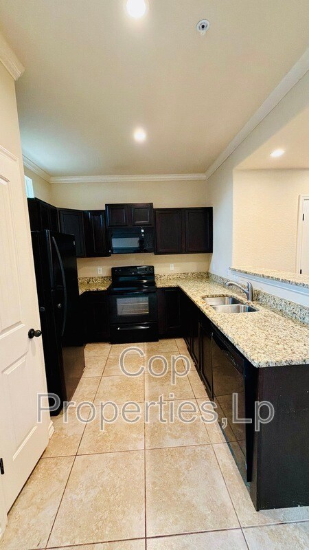 Building Photo - 7102 Micayla Cv