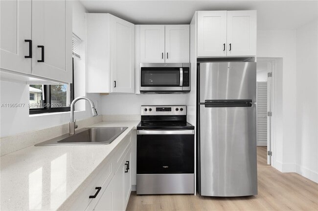 Building Photo - 1918 Taft St