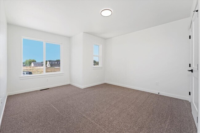 Building Photo - 305 N 18th St