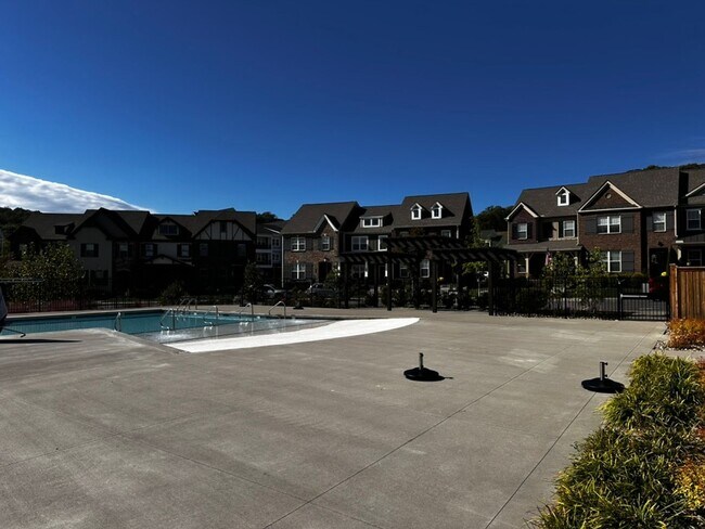 Building Photo - Shadow Green Neighborhood in Franklin