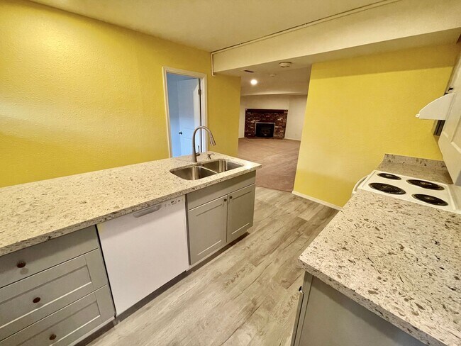 Building Photo - One Bedroom ADU in Broadview!