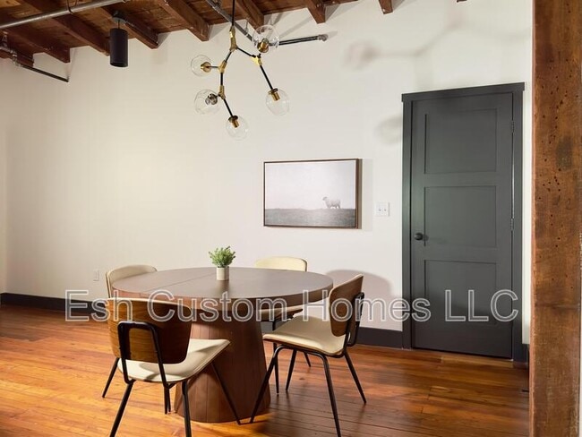 Building Photo - 437 W Grant St