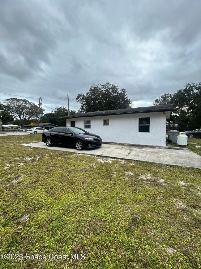 Building Photo - 4421 31st Ave