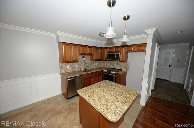 Building Photo - 15450 Ashley Ct