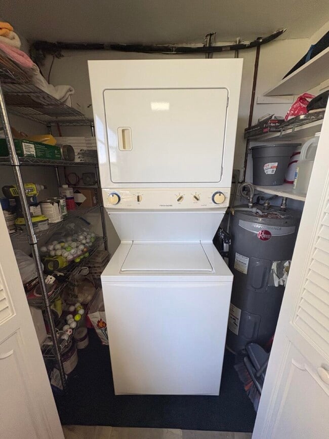 Building Photo - 2161 NE 1st Ct