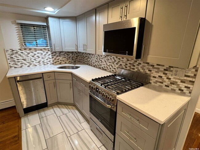 Building Photo - 21 E Cedar St