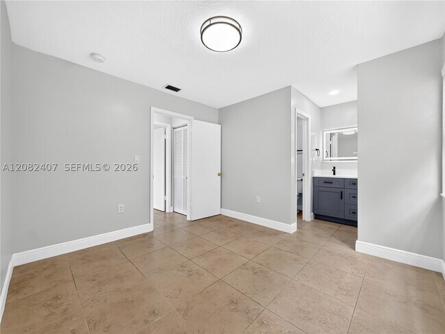 Building Photo - 10505 SW 153rd Ct