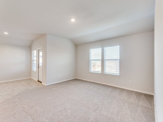 Building Photo - 528 Bronze Cir W