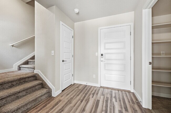 Building Photo - $2,395.95, Two Bedroom, 2.5 bathroom Townhome in Broomfield