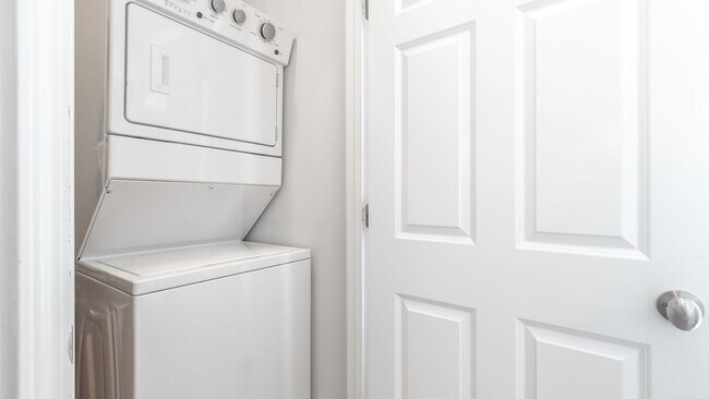 Building Photo - Located just Steps from Shopping, Dining, & Entertainment in The Market Common
