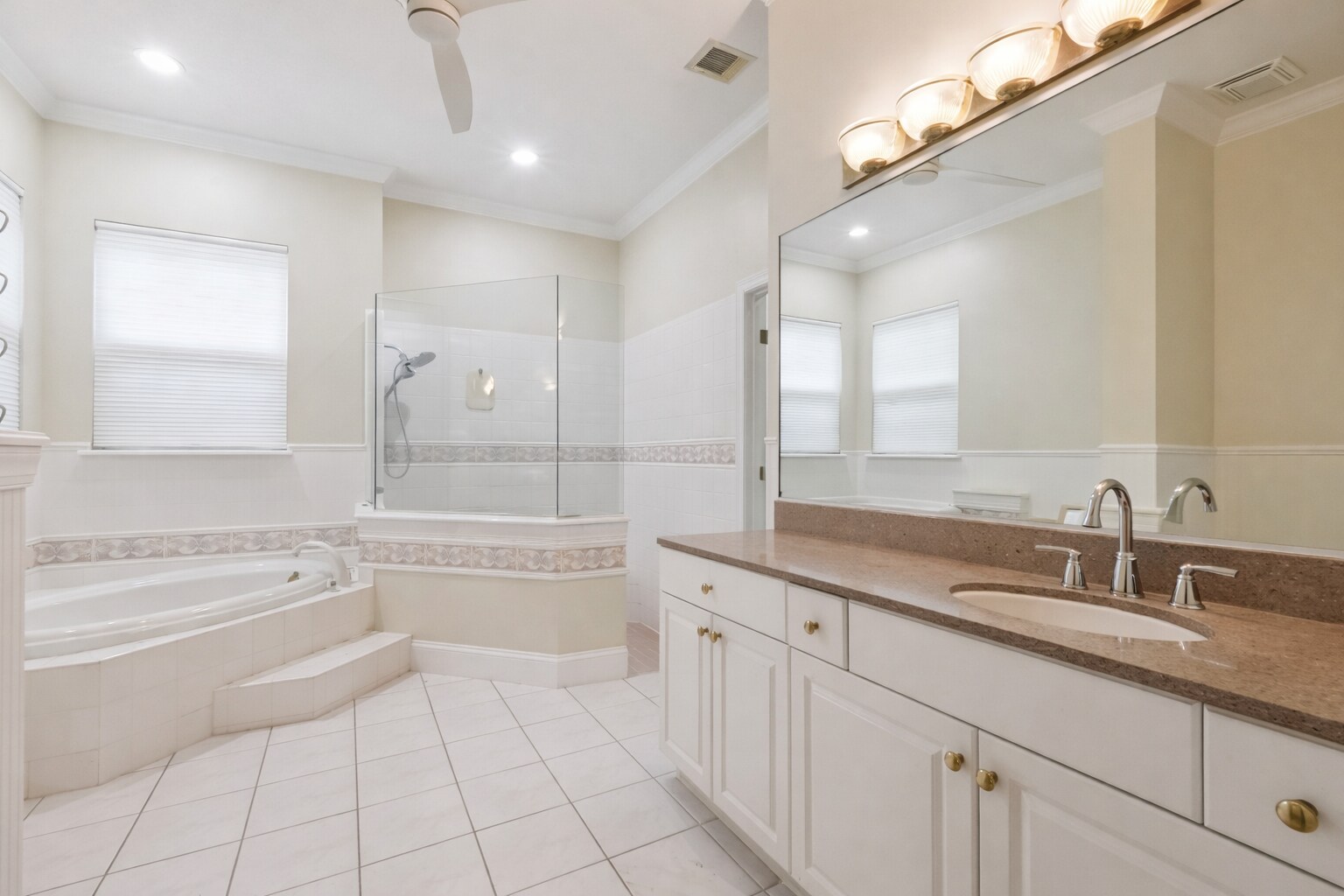 Building Photo - 1441 Place Vendome