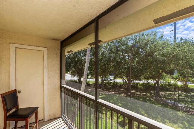 Building Photo - 1237 SW 46th Ave