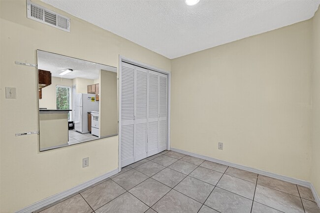 Building Photo - 8360 Jorine Dr