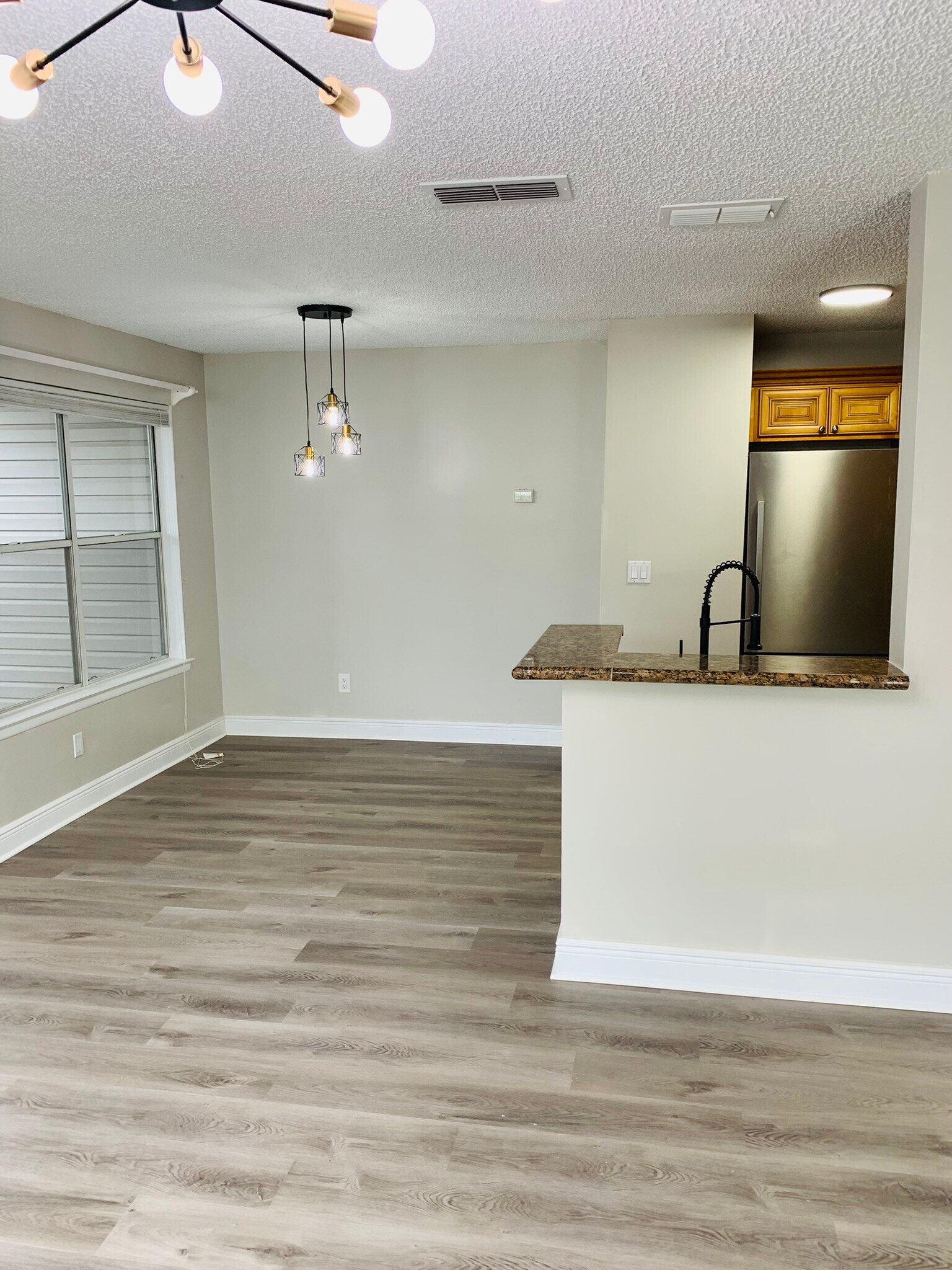Building Photo - 715 Sugar Bay Way