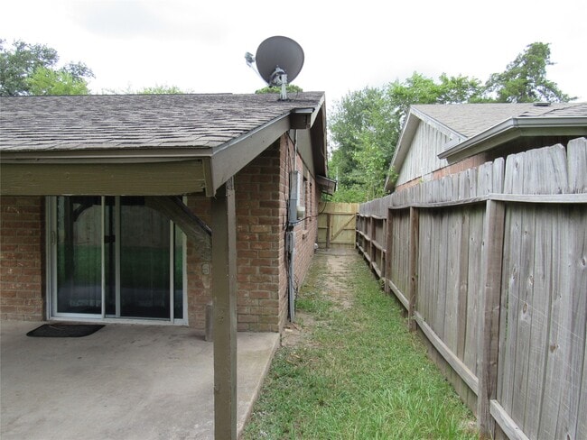 Building Photo - 8506 Sorrel Dr