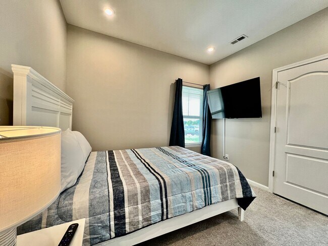 Building Photo - Fully Furnished Luxury Corporate Rental - Brand New Construciton