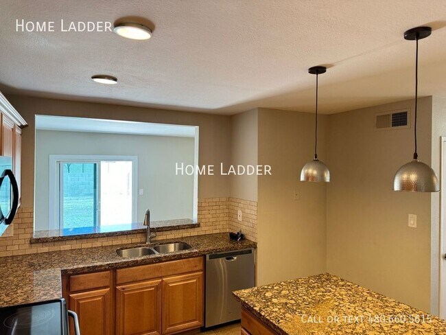 Building Photo - 6102 W Mauna Loa Ln