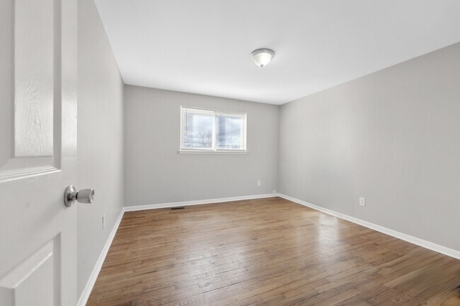 Building Photo - 4290 Norwood Dr