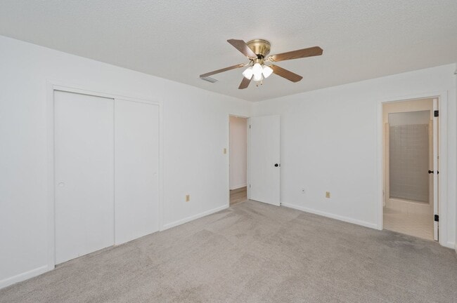 Building Photo - Central 4 bedroom in Niceville!