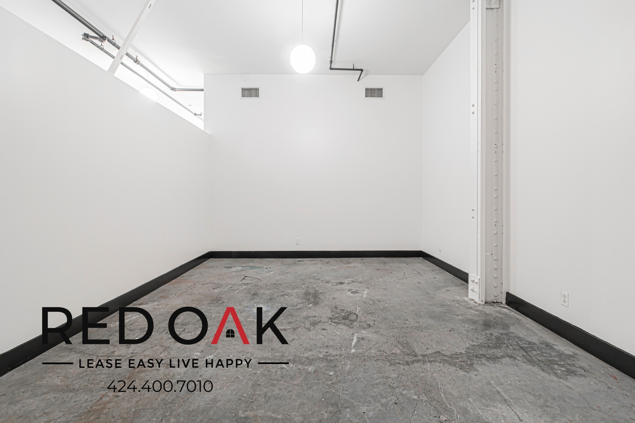 Building Photo - 620 Main St