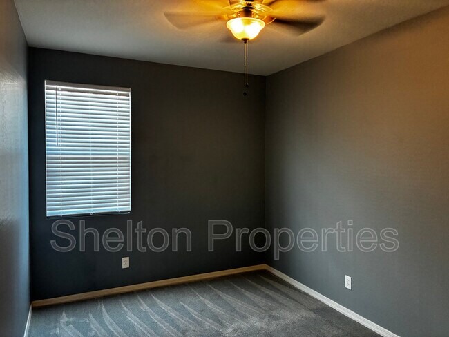 Building Photo - 10326 E Corbin Ave