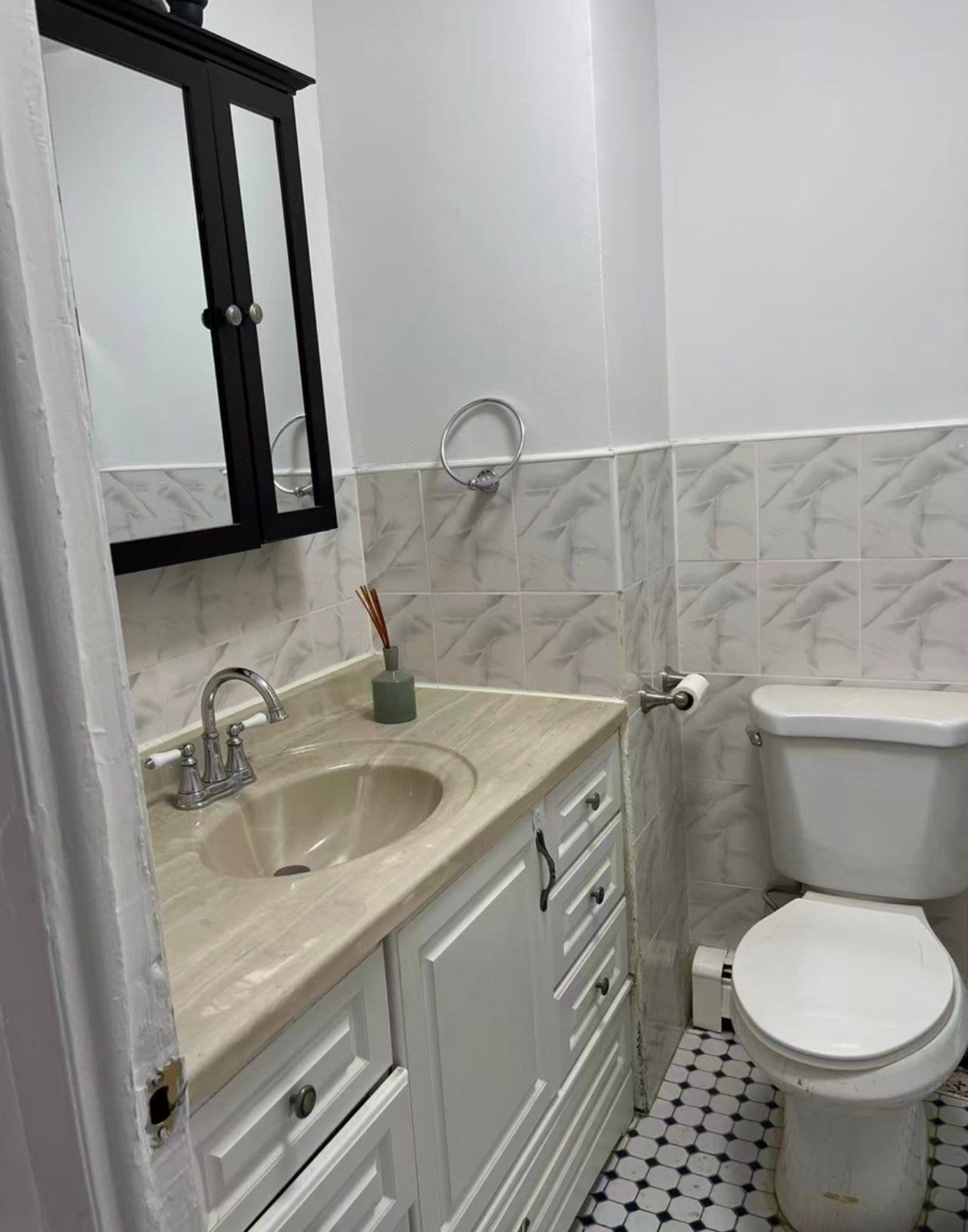 Building Photo - 102-19 Martense Ave