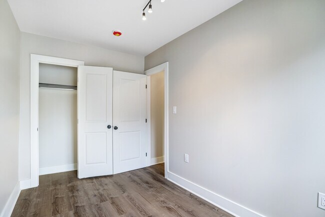 Building Photo - 1526 2nd St SW