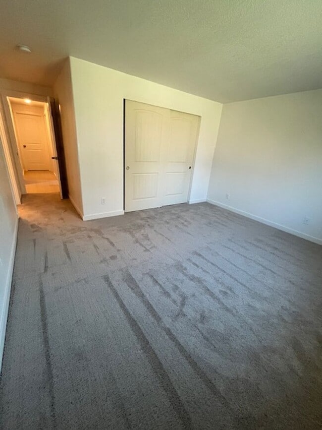 Building Photo - 3 Bedroom 2 Bath Forest Grove OR