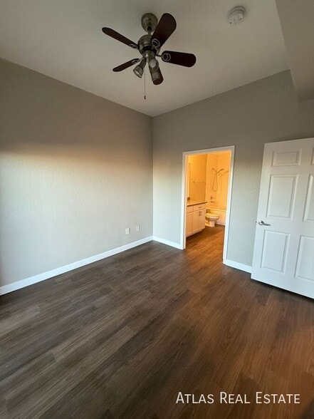 Building Photo - 15475 E Andrews Dr