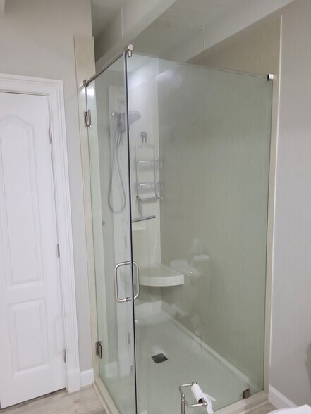 Master Shower - 438 Cardinal Ave