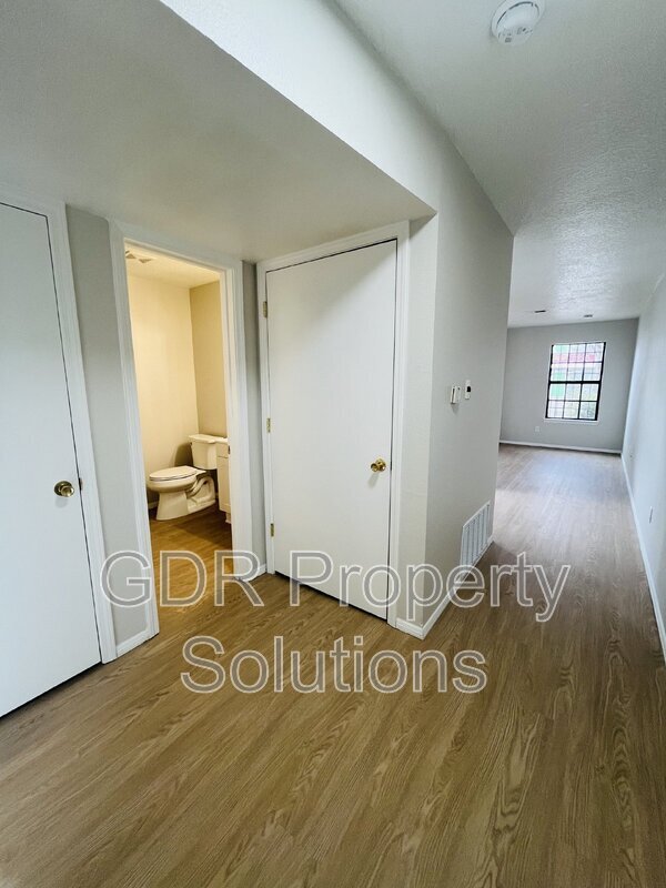 Building Photo - 1116 Coal Ave SW