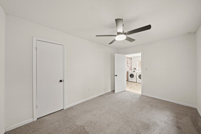 Building Photo - 6711 Pickett Dr