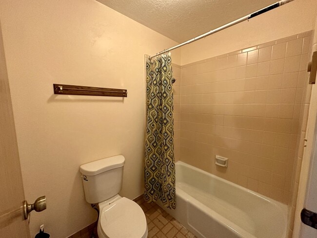 Building Photo - 3615 N Wolf Creek Dr