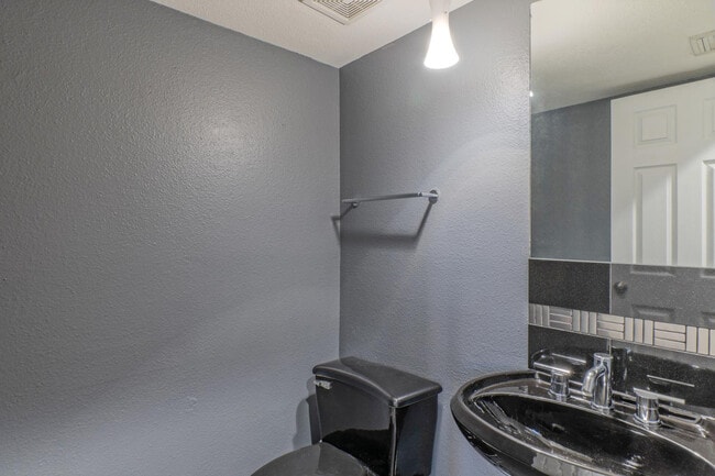 Building Photo - 7931 E San Miguel Ave