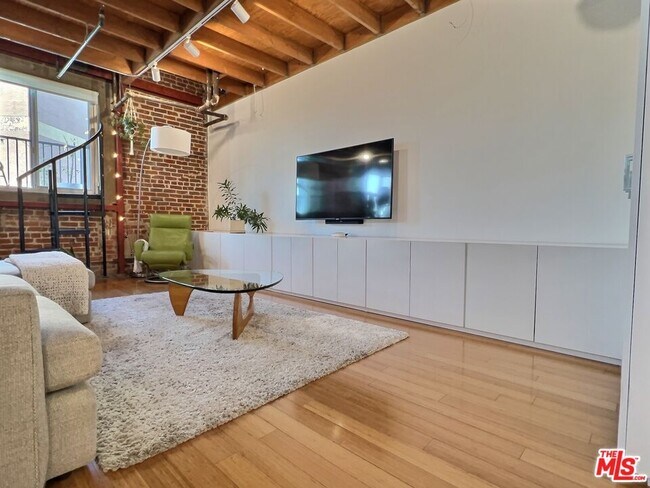 Building Photo - 500 Molino St