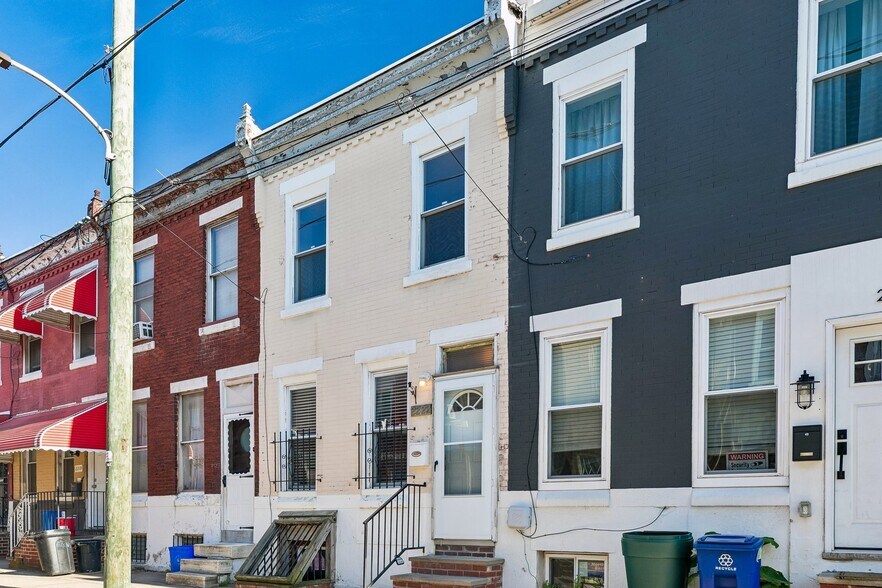 Building Photo - 2222 Watkins St