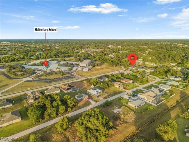 Building Photo - 541 Chalet Ave S