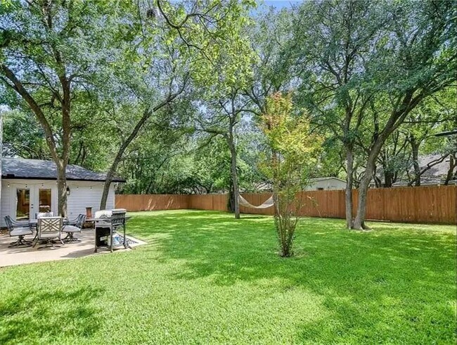 Building Photo - 1100 St Williams Ave